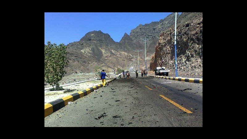 Yemen, uomini armati hanno abbattuto aereo da guerra che li bombardava