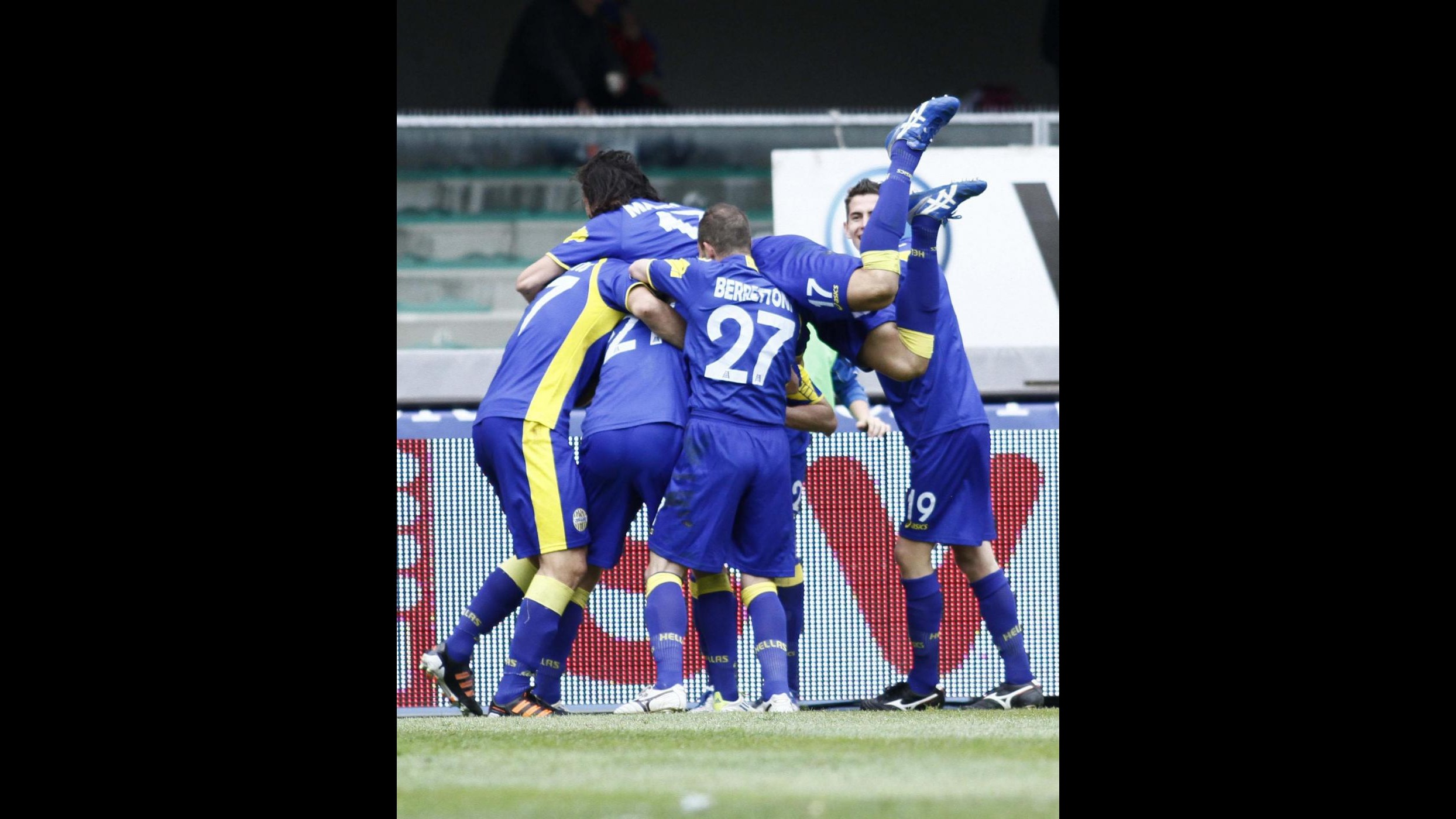 Serie B, il Verona raggiunge il Toro in vetta. Sampdoria ok