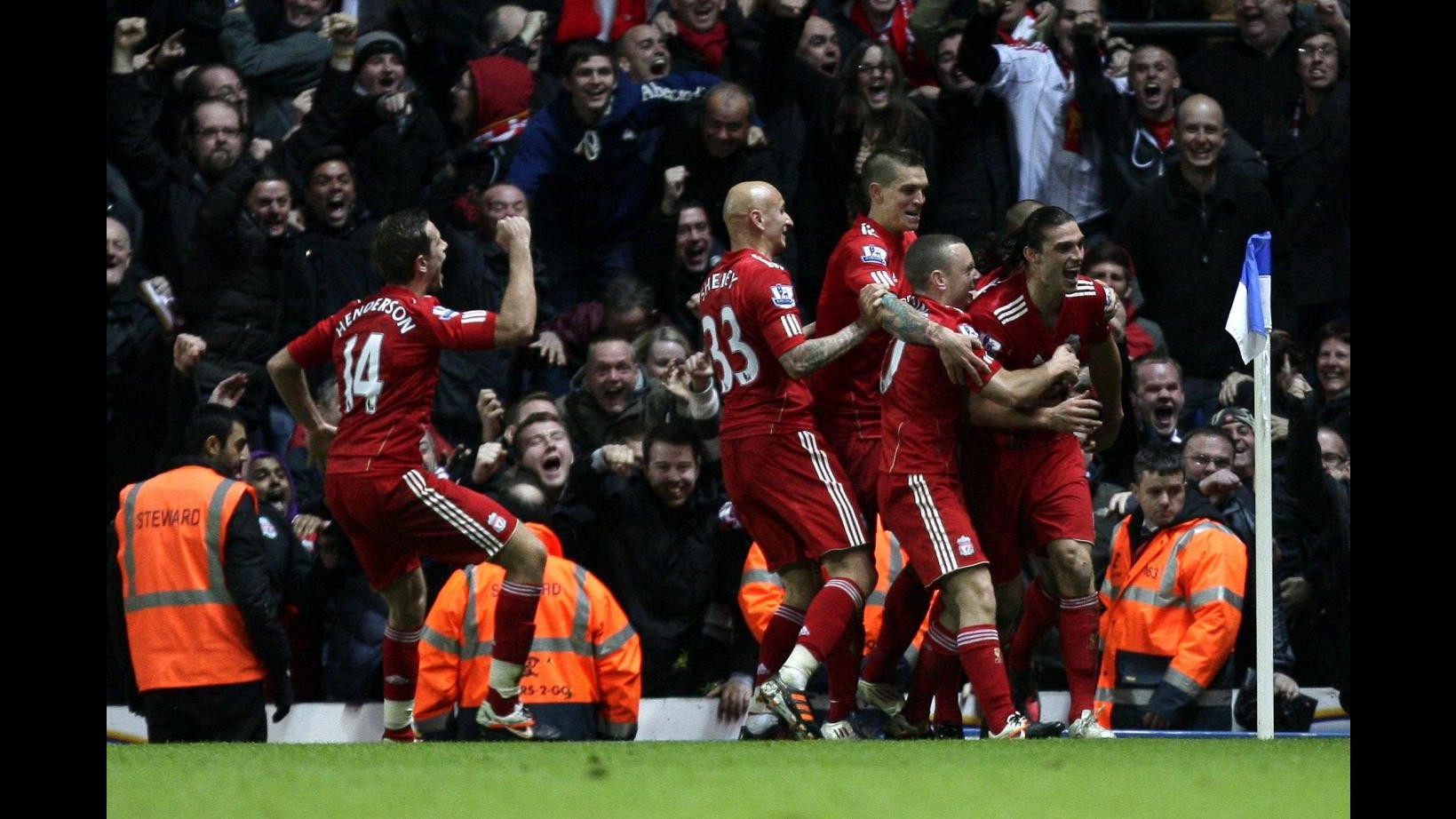 Carroll porta Liverpool in finale Fa Cup, Everton ko 2-1 nel derby