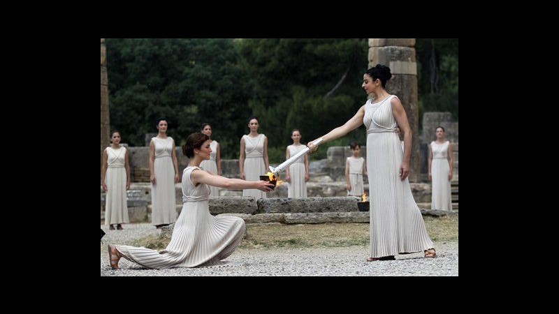 Londra 2012, accesa nell’antica Olimpia la fiamma olimpica