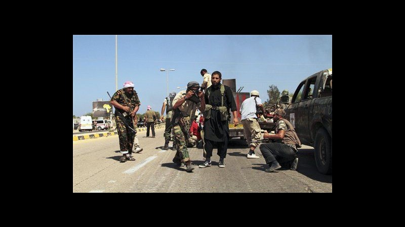 Scoperta a Tripoli fossa con resti vittime massacro carcere Abu Salim
