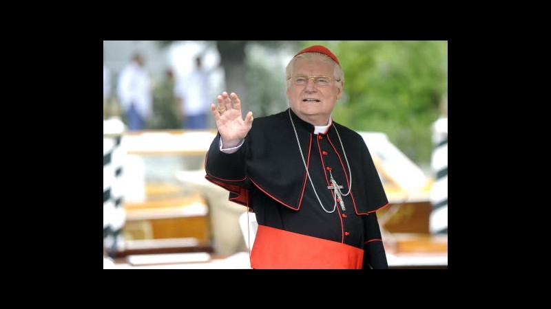 Milano, cardinale Scola saluta catecumeni in chiesa Sant’Eustorgio