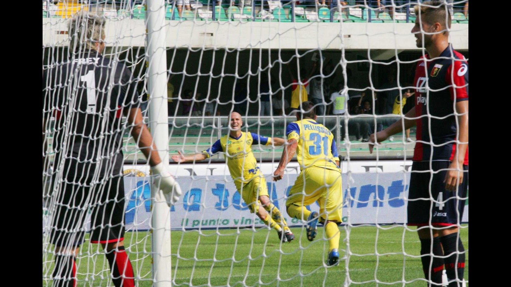 Il Chievo beffa il Genoa all’ultimo secondo: finisce 2-1