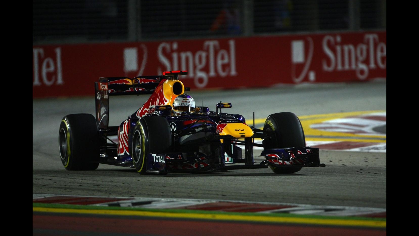 Gp Singapore, Vettel in pole position. Alonso quinto