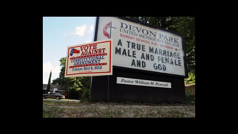 Usa, North Carolina approva divieto matrimoni gay nella Costituzione
