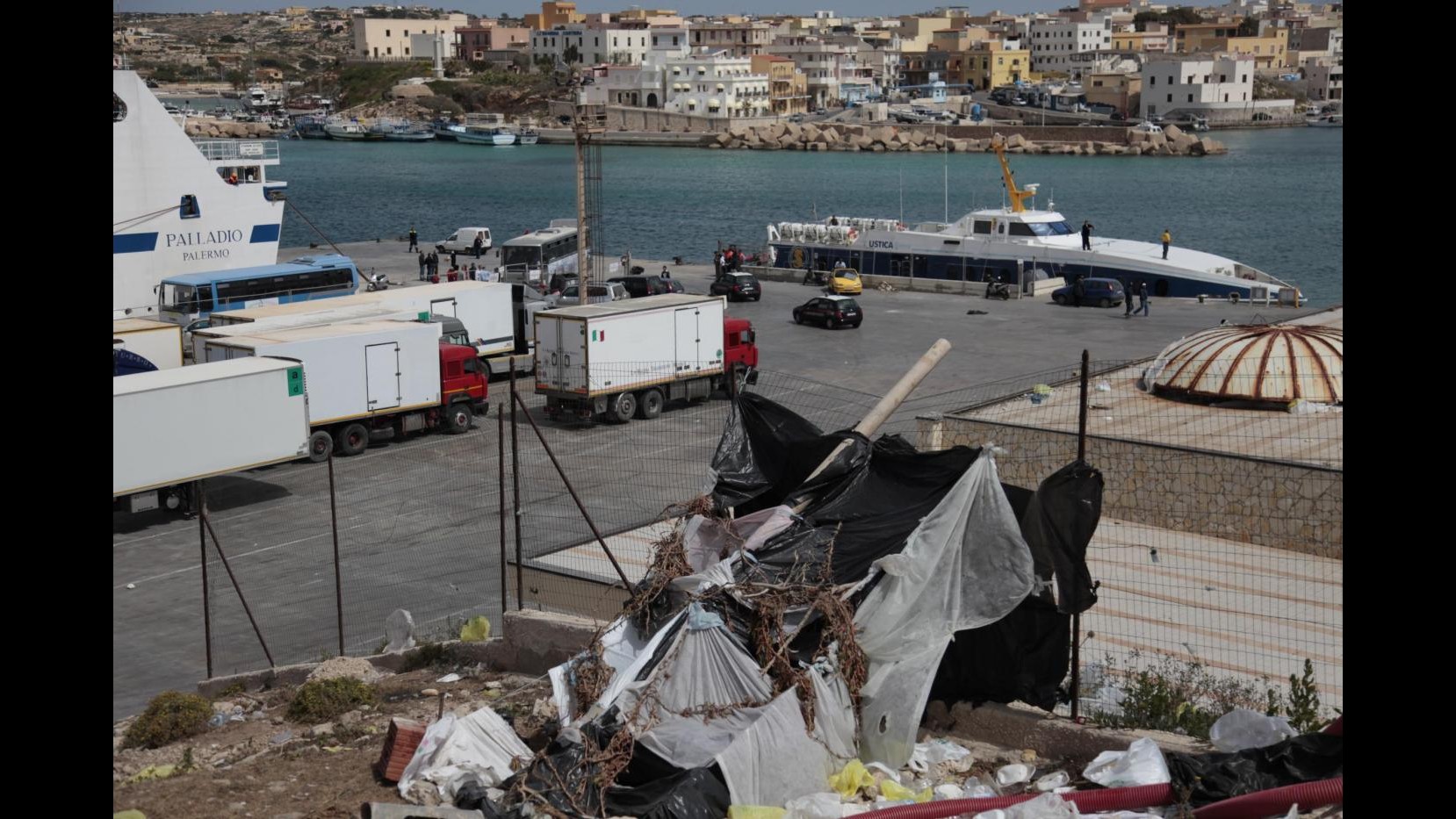 Lampedusa torna deserta e i 120 lavoratori del Cie sono disoccupati