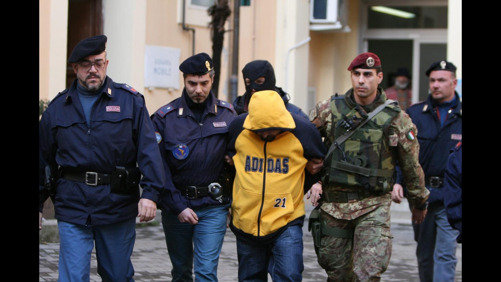 Scoperto poligono tiro dei Casalesi, arrestati 4 affiliati a Caserta