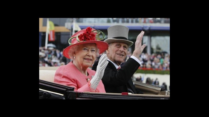 Elisabetta II e il principe Filippo visiteranno l’Australia a ottobre
