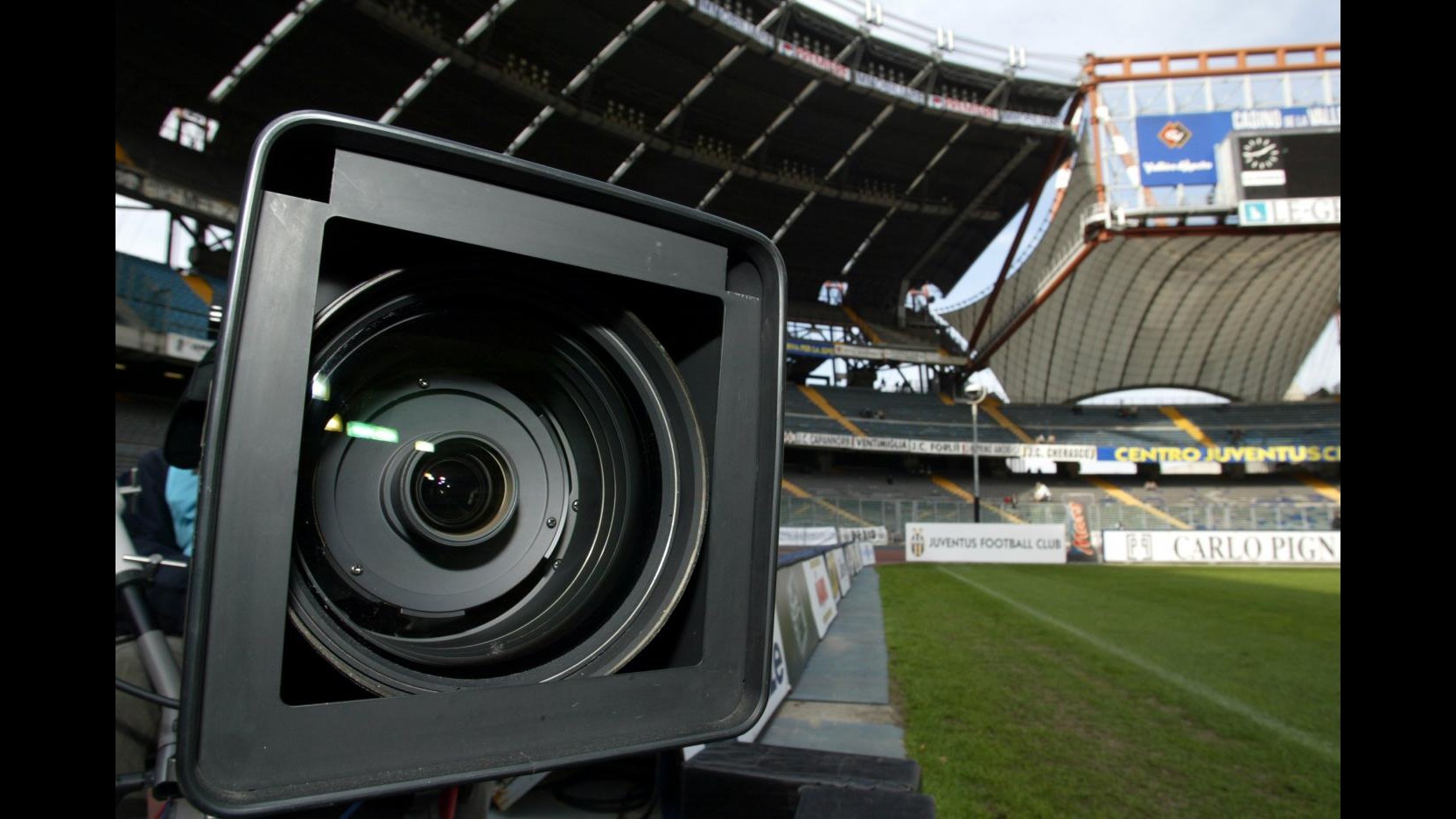 Calcio in tv, serie A su Sky e Mediaset fino al 2015
