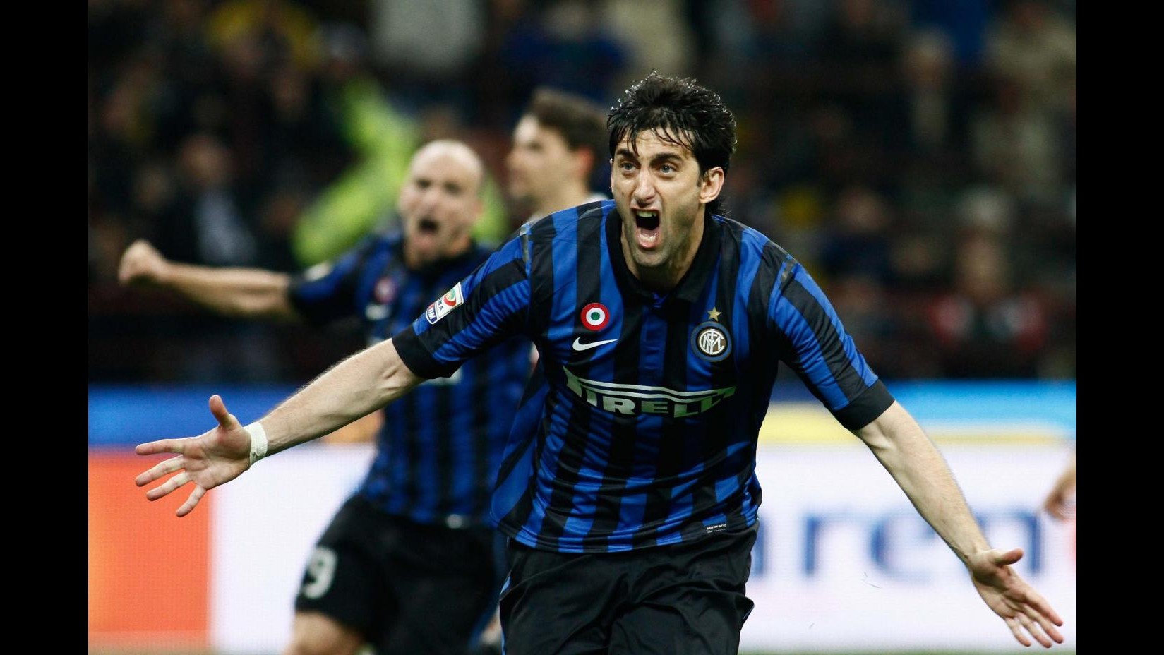 Milito regala il derby all’Inter e fa piangere il Milan