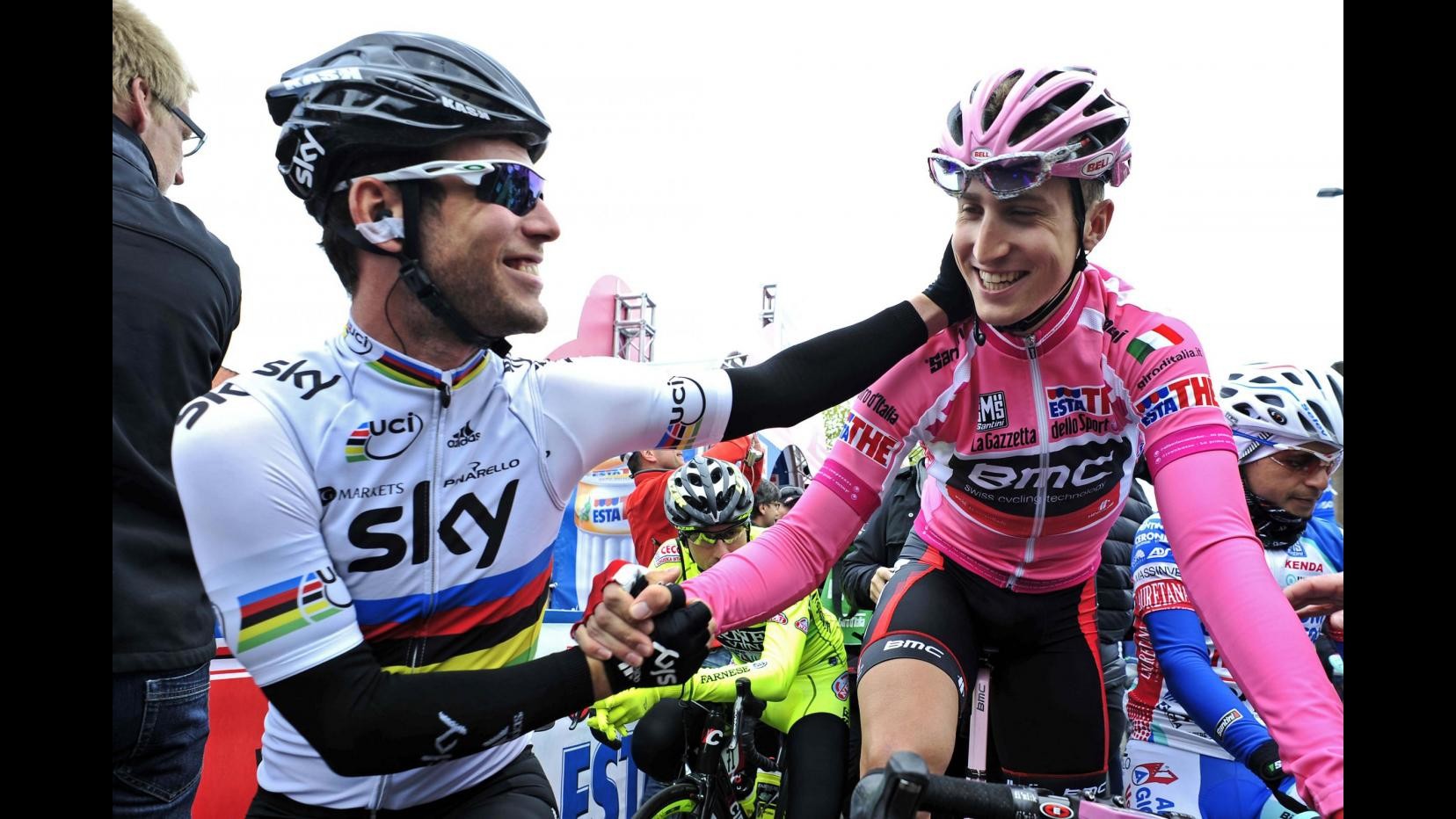 Giro d’Italia, seconda tappa a Cavendish. Phinney resta in rosa
