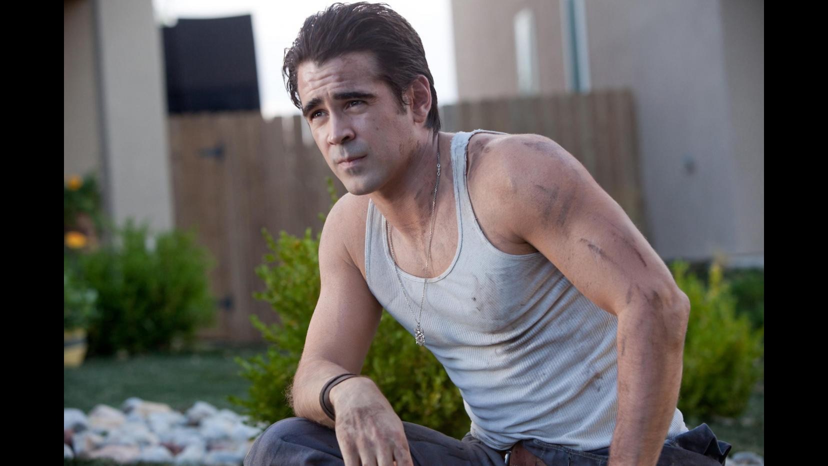 Colin Farrell bad boy in vena di tenerezza: si portà il papà sul set