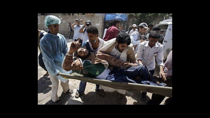 Yemen, esercito spara colpi mortaio su dimostranti a Sanaa: 3 morti