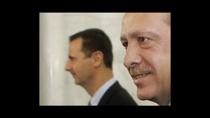 Siria, Erdogan: Interrotti contatti con Damasco, possibili sanzioni