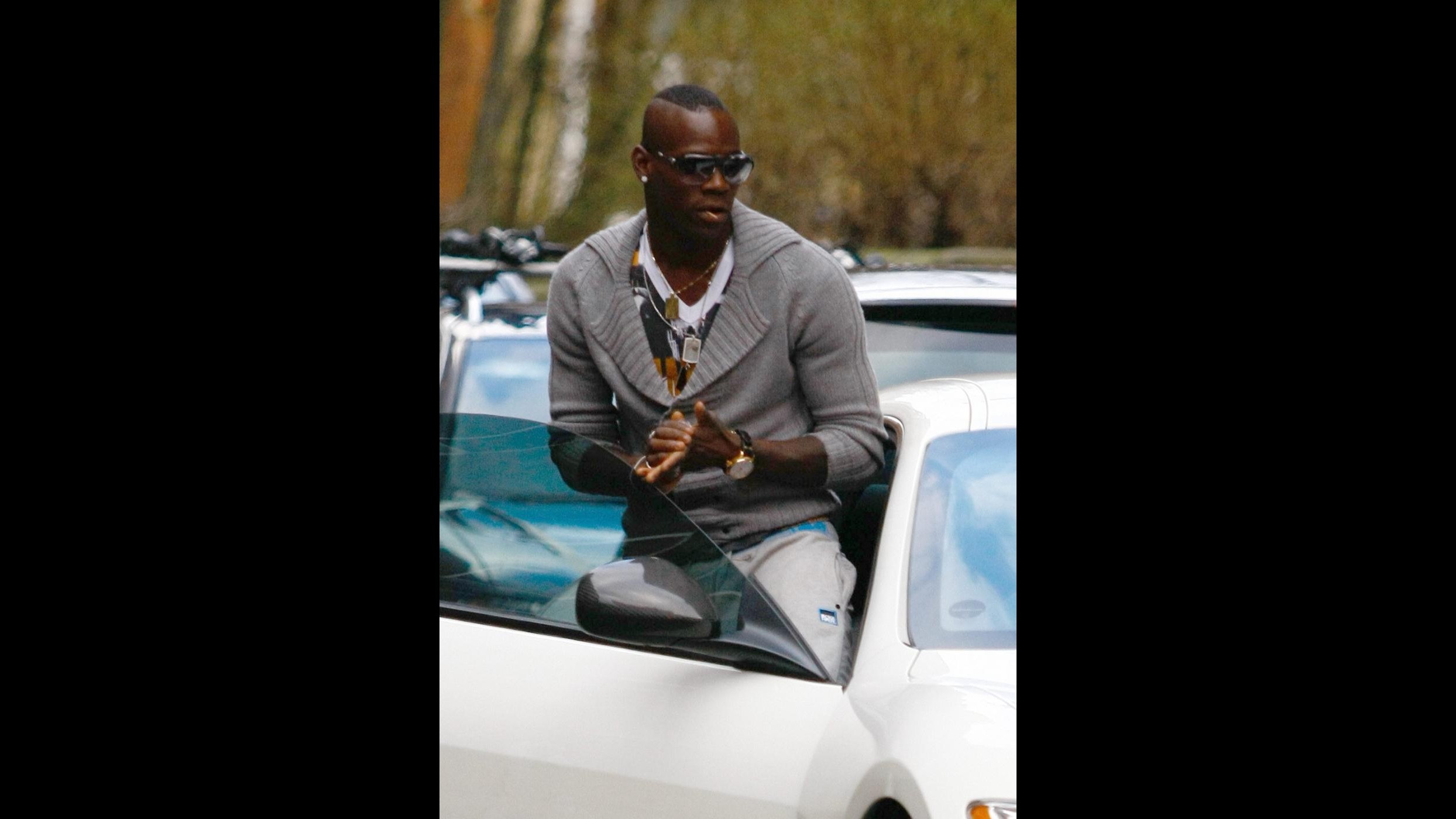 Balotelli, party a luci rosse: ingaggiate quattro escort