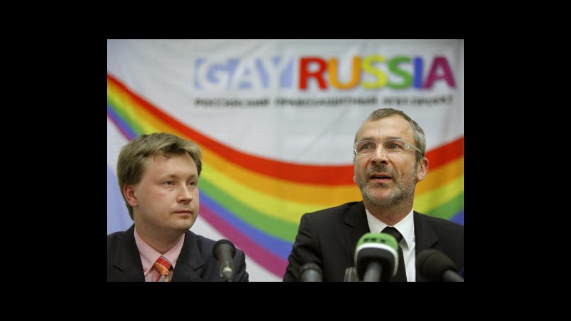 Russia, multato attivista per reato di propaganda gay tra minori