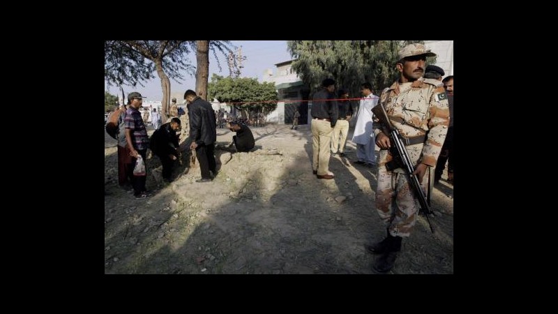 Pakistan, 5 morti per duplice esplosione nel nordovest