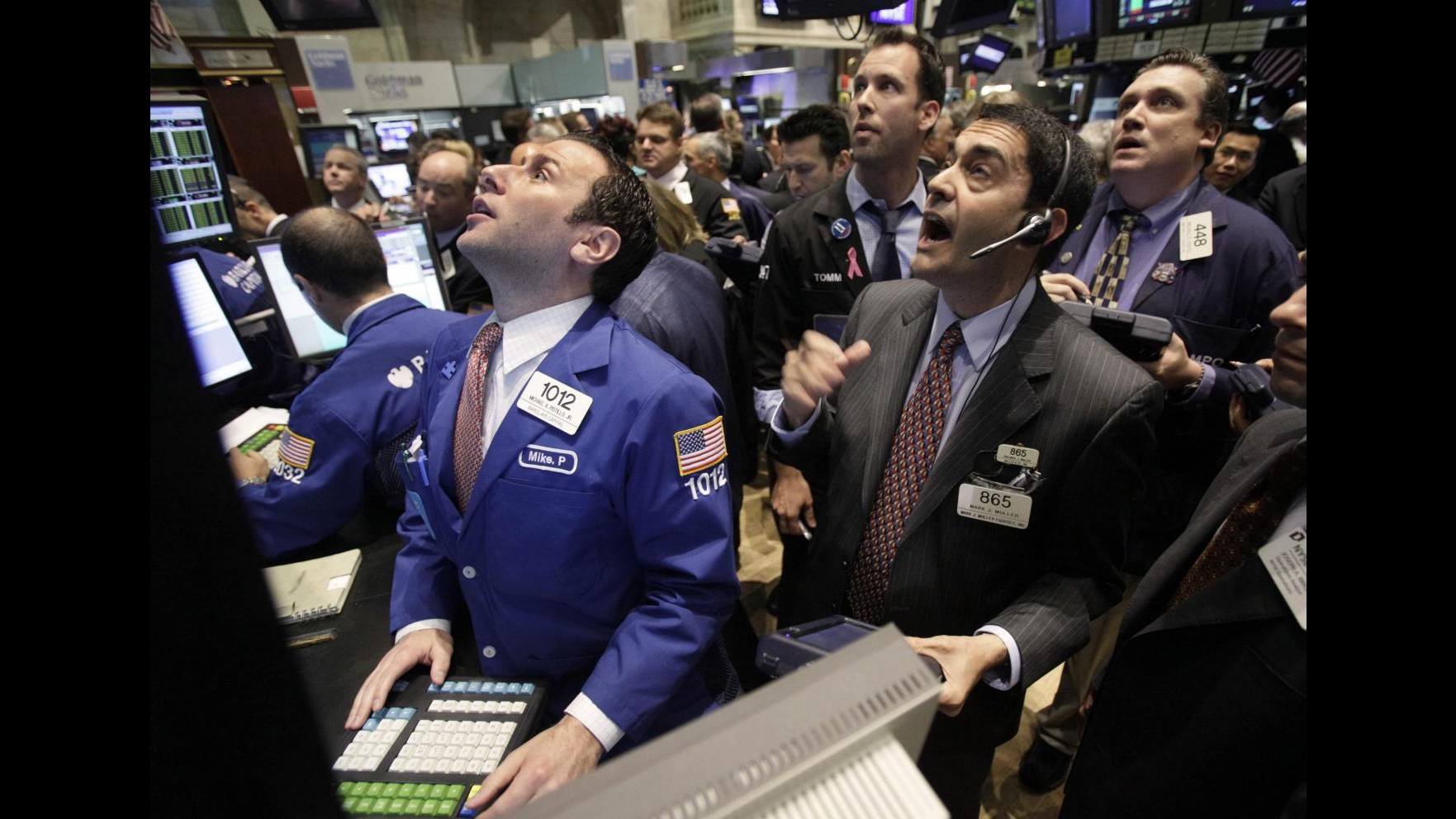 Borsa, chiusura contrastata a NY