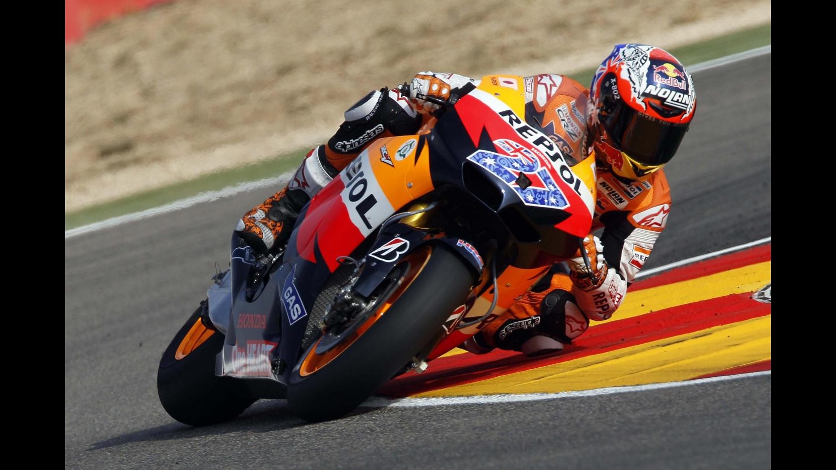 MotoGp, Aragona: trionfo Stoner davanti a Pedrosa, Rossi 10°