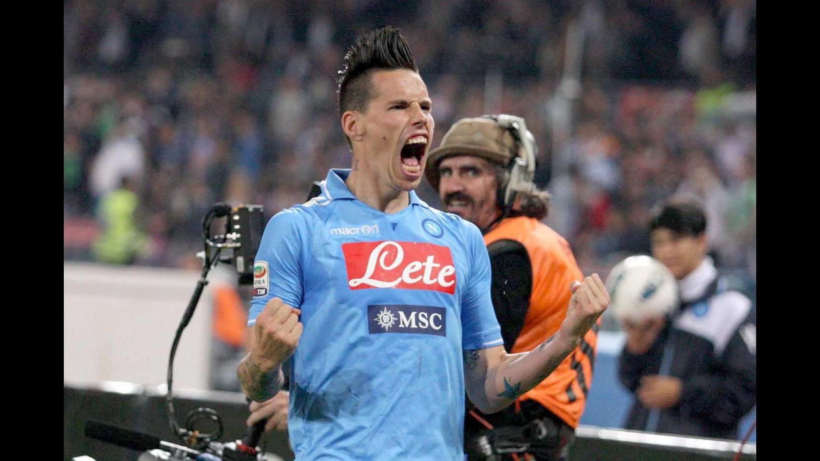 Serie A, Napoli stende Palermo 2-0 e vede avvicinarsi la Champions