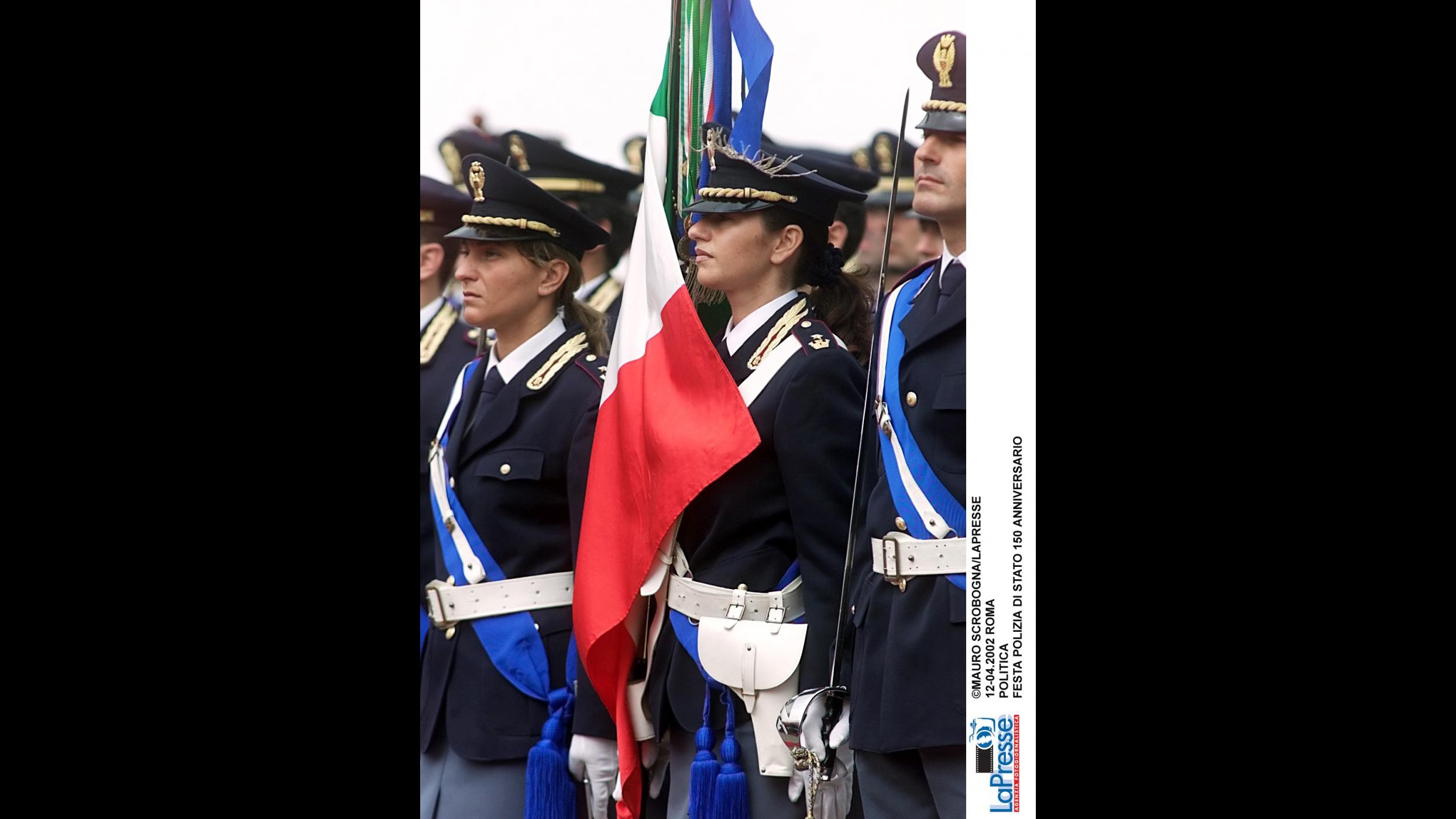 Napoli, molesta poliziotte con  telefonate da ‘hot line’  al  113: denunciato