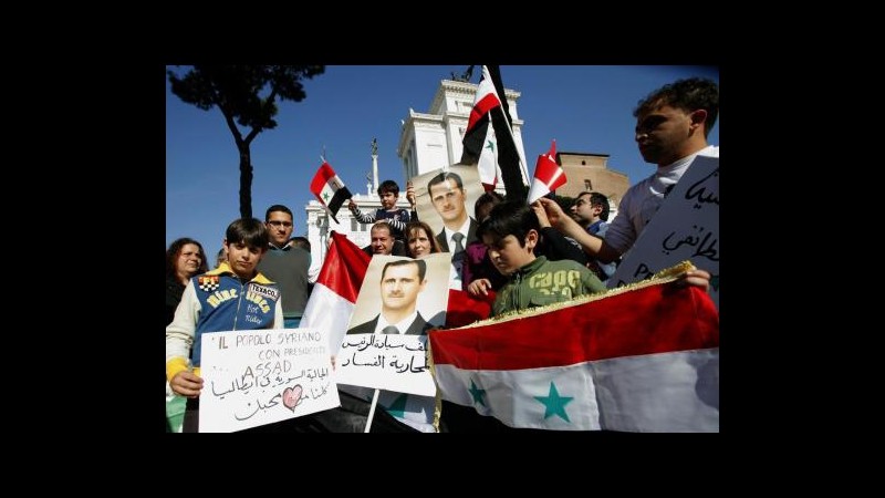 Siria, manifestazione a Damasco a favore del presidente Bashar Assad