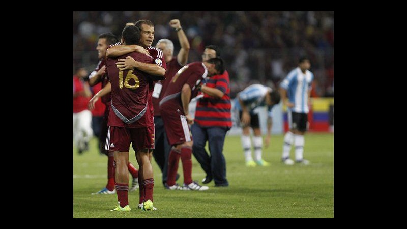 Qualificazioni Brasile 2014, Argentina ko. Inter, si infortuna Forlan
