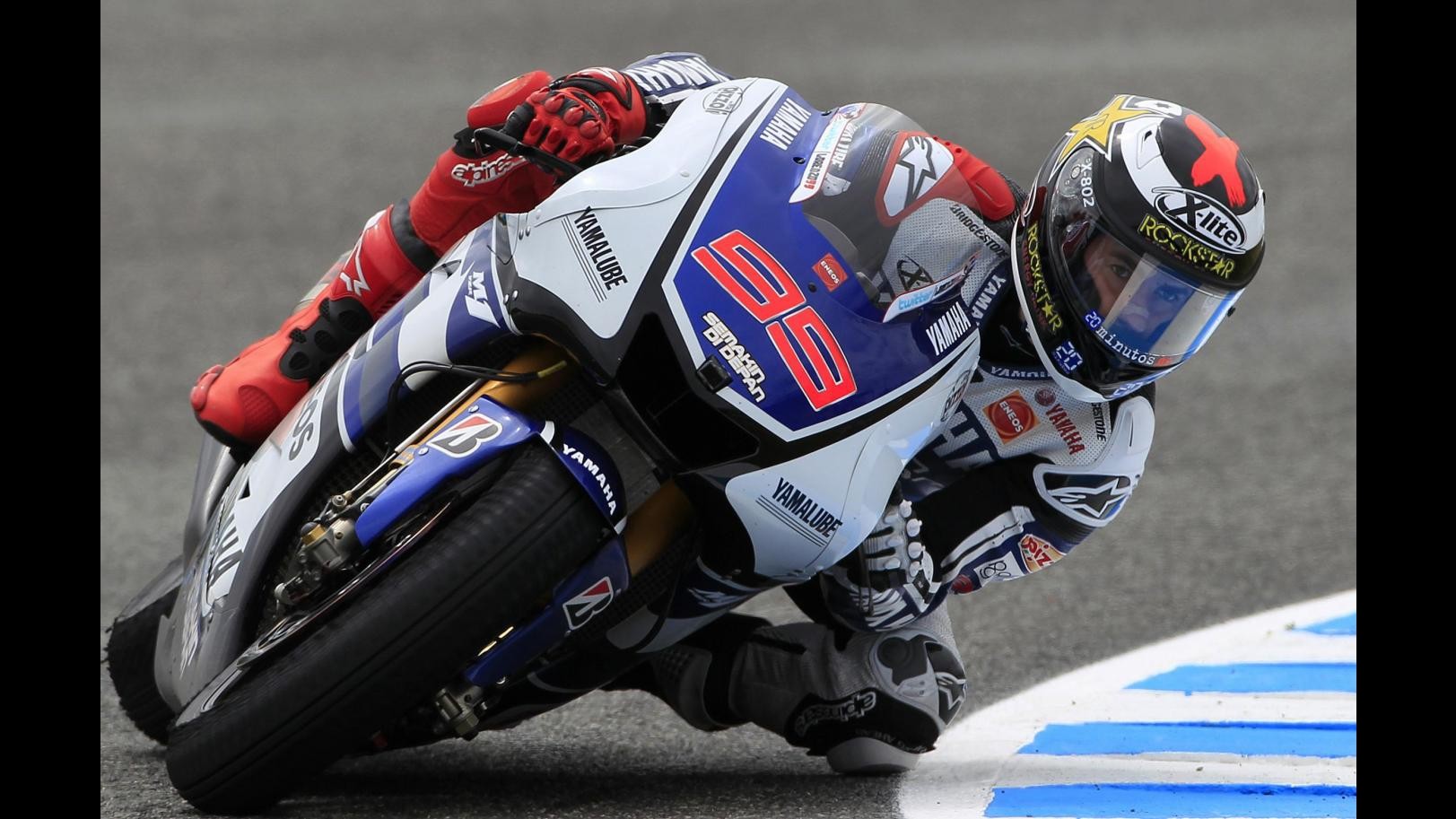 MotoGp: Lorenzo in pole a Jerez, Rossi solo tredicesimo