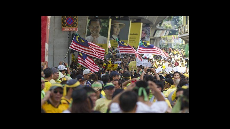 Malesia, migliaia in piazza a Kuala Lumpur