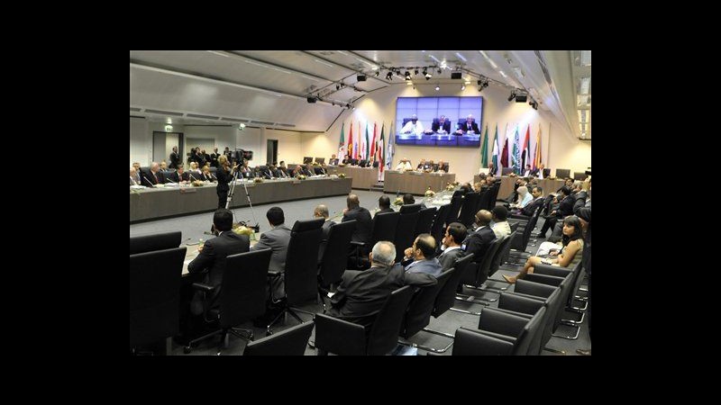 Opec taglia stime su domanda petrolio 2011 e 2012