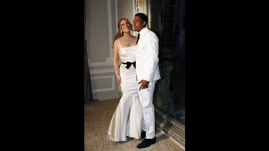 Mariah Carey e Nick Cannon rinnovano i voti matrimoniali a Parigi