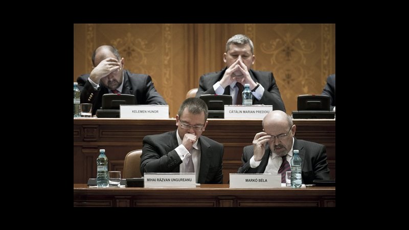 Romania, presidente nomina leader opposizione Ponta premier designato