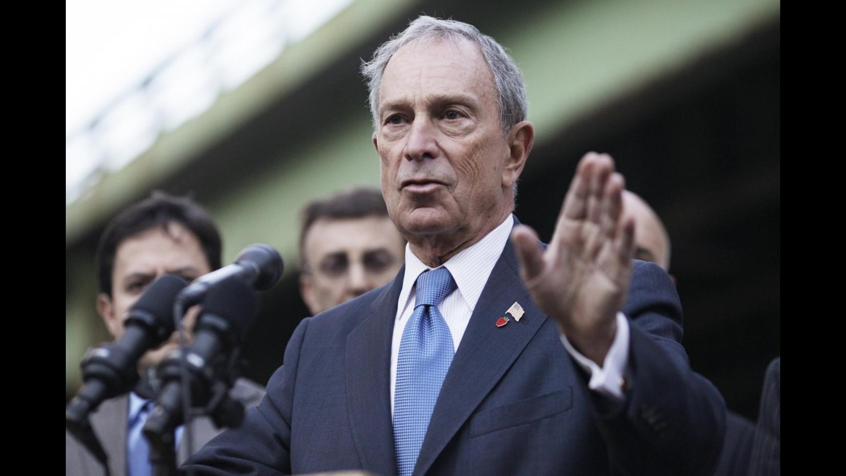 Bloomberg: A New York servono più talenti stranieri, basta vincoli