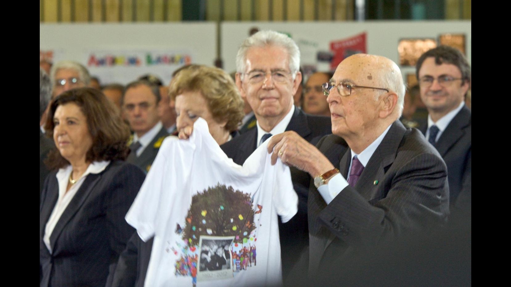 Napolitano: Violenza non ci intimidirà