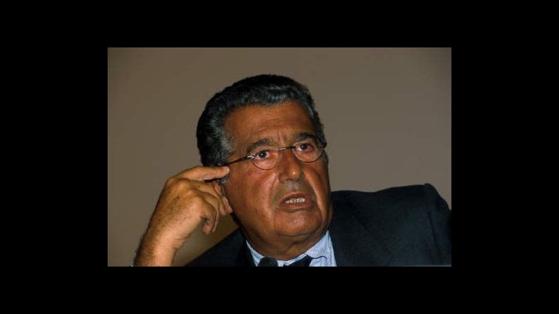 De Benedetti: Governo a fine corsa, premier si dimetta
