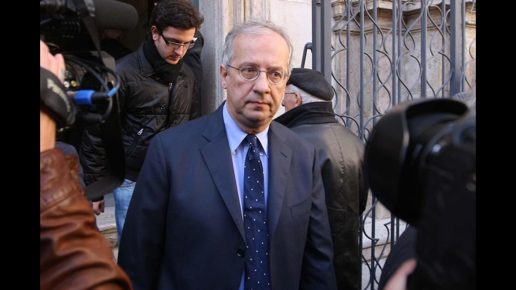 Veltroni: Il Pd non doveva dare il suo appoggio alla giunta Lombardo