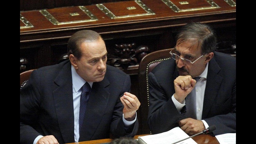 Il premier lancia ‘viva la gnocca’. E La Russa rilancia:’Viva la f…’