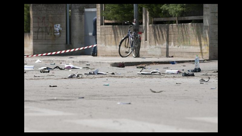 Brindisi, iniziative e manifestazioni spontanee in tutta Italia