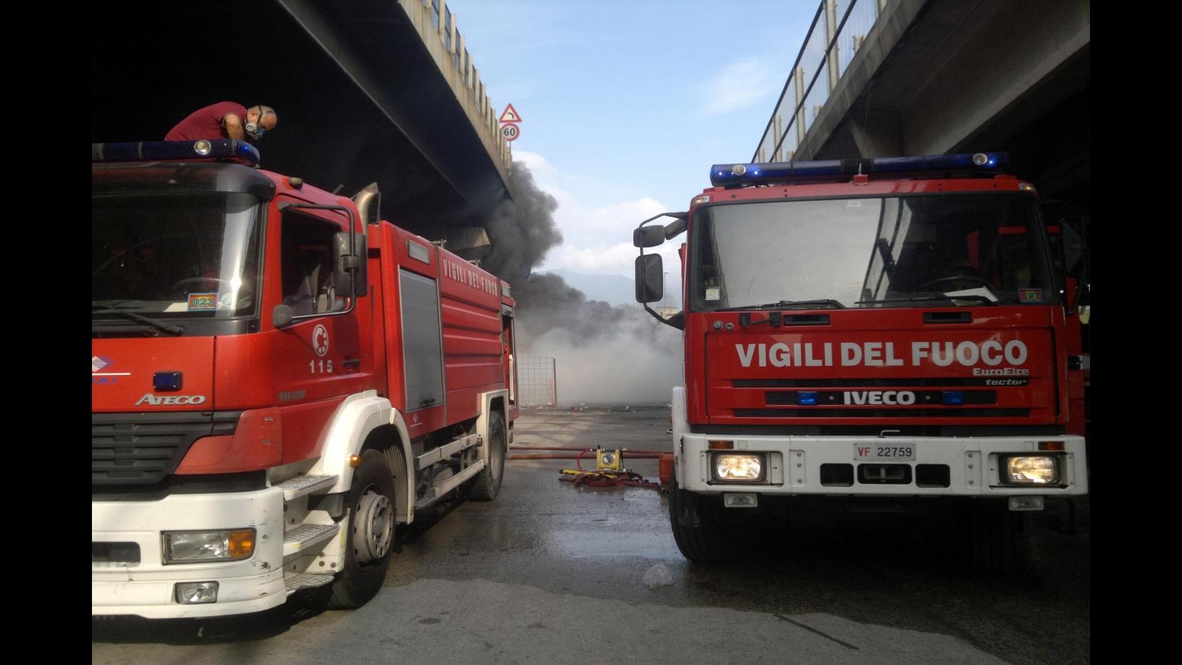 Brindisi, ordigno esplode davanti a scuola