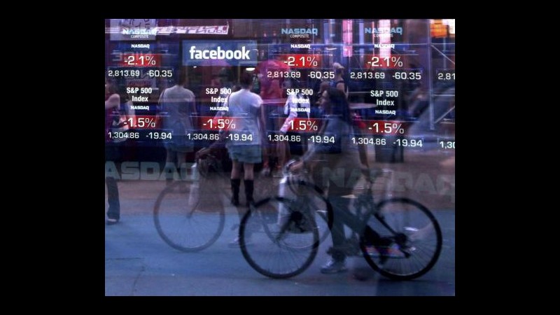 Facebook chiude in rialzo, +0,61% a 38,23 dlr. Male Groupon e LinkedIn