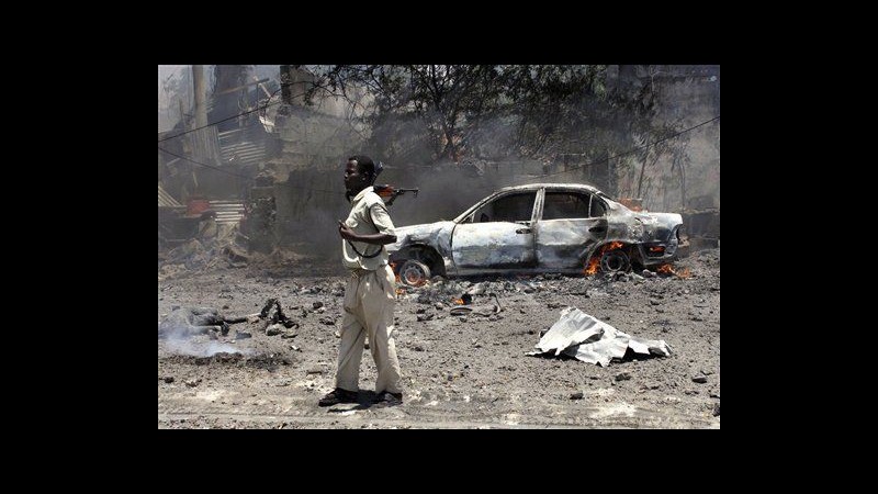 Somalia, autobomba davanti ministero Istruzione a Mogadiscio: 70 morti