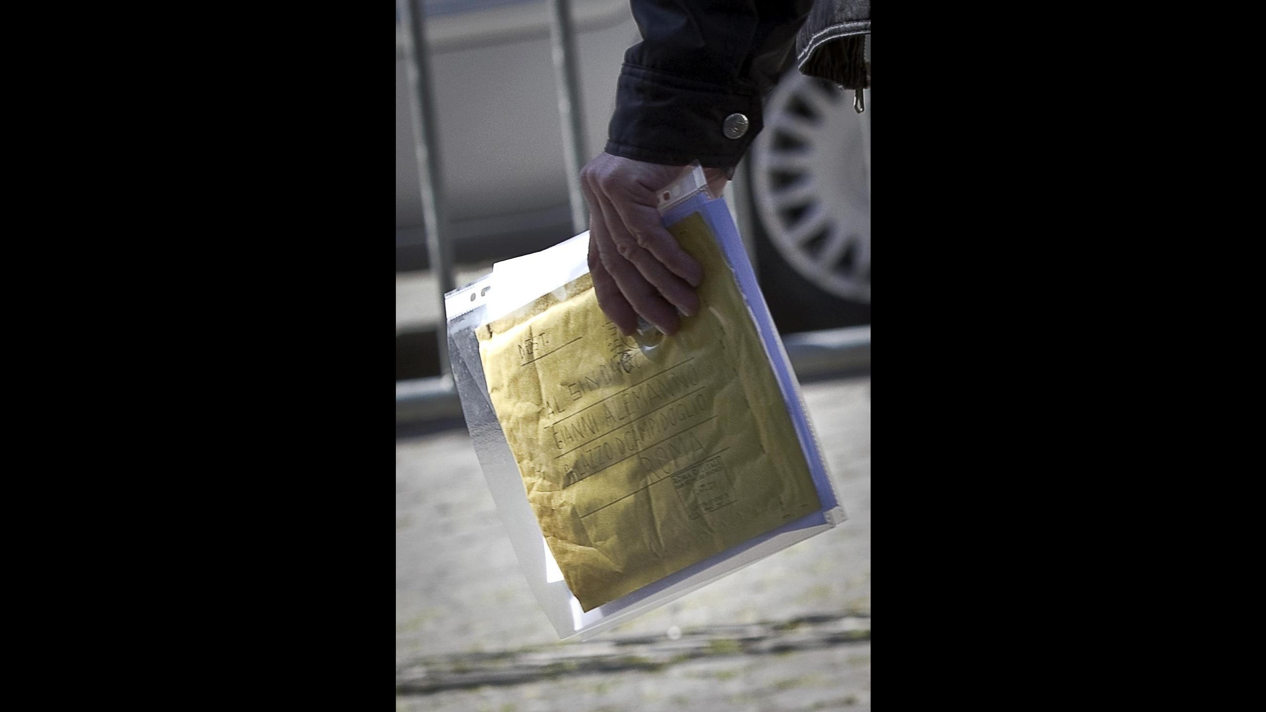 Firenze, giro di bustarelle nel trasporto pubblico, 42 indagati