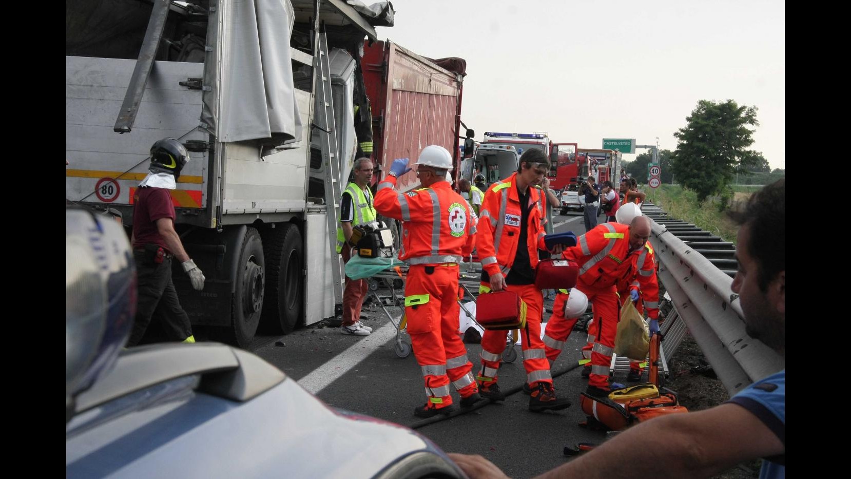 Incidente sulla tangenziale di Torino: 2 tir si scontrano, lunghe code