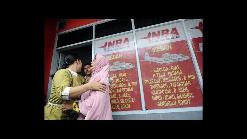Indonesia, tutti morti i 18 passeggeri di schianto aereo