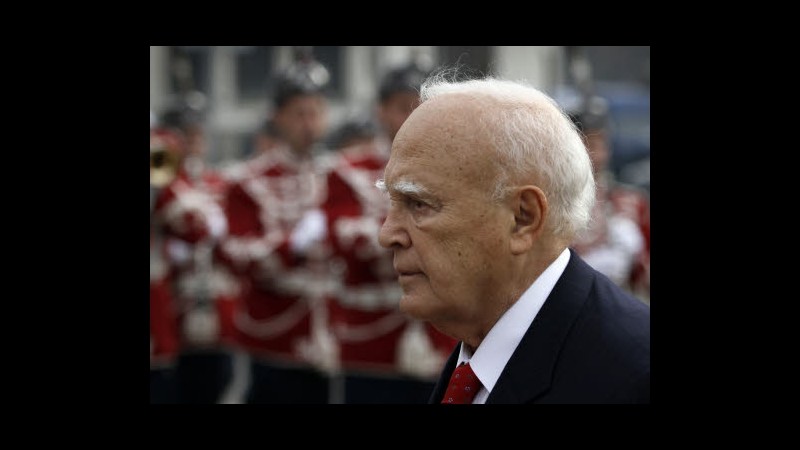 Grecia, presidente vuole governo tecnico