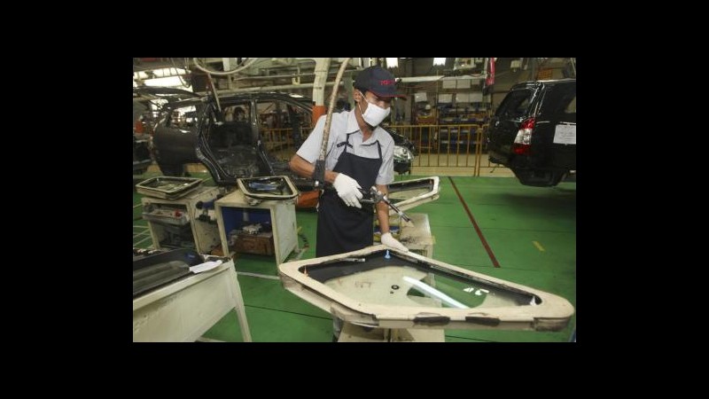 Cina, produzione industriale ferma a settembre per domanda debole