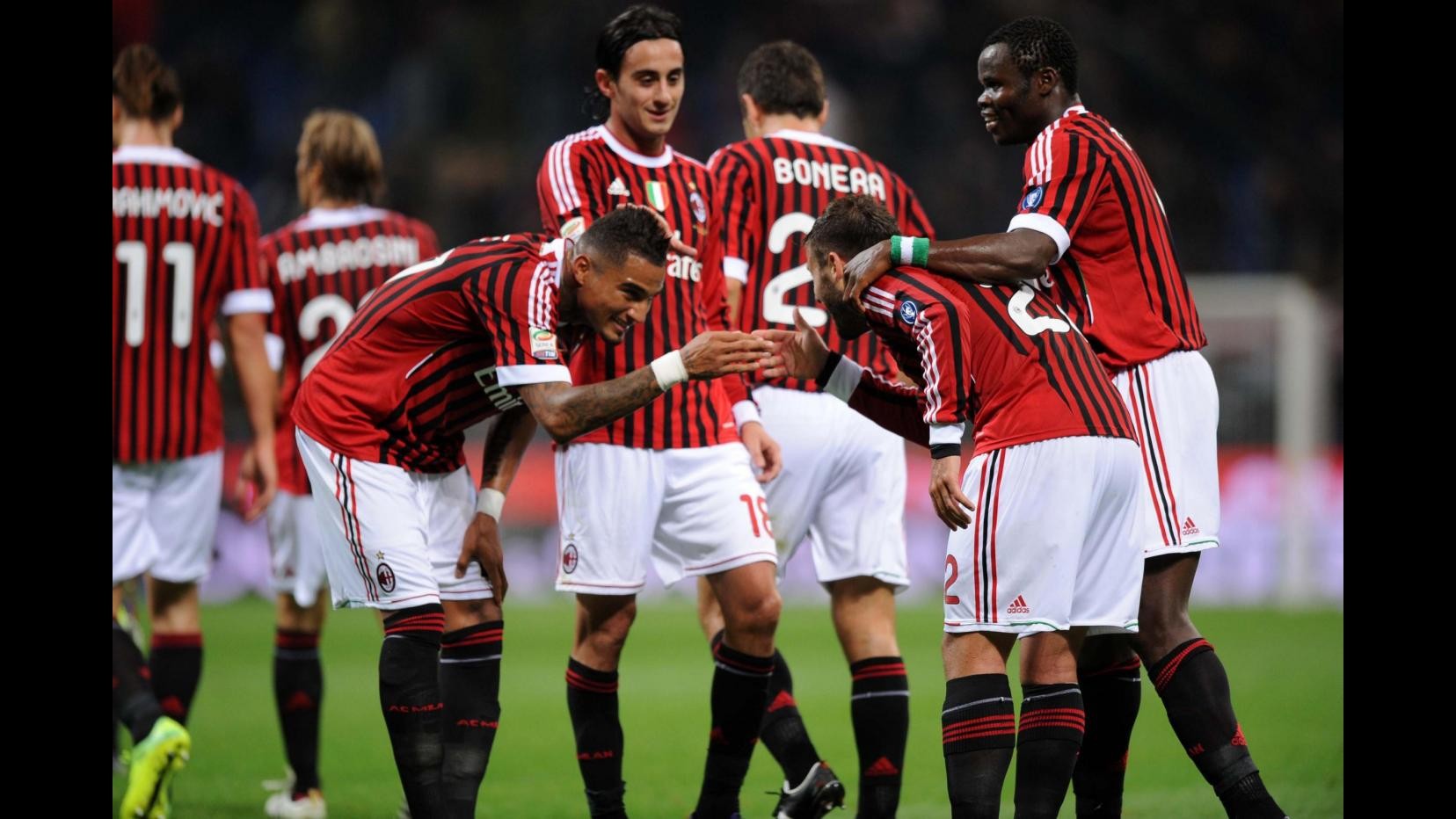 Juve sola in vetta, poker Milan, frenano Lazio e Udinese