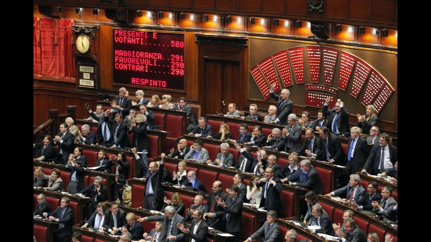 Governo battuto alla Camera su mozione Idv su crisi Irisbus