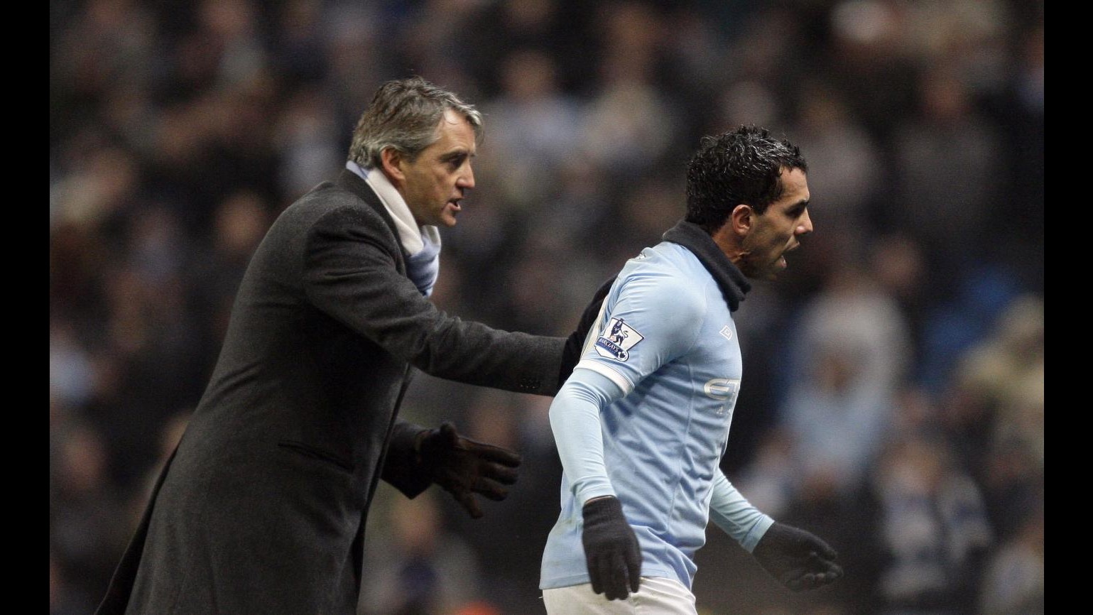 Manchester City, lo sceicco a Mancini: Con Tevez fai come vuoi