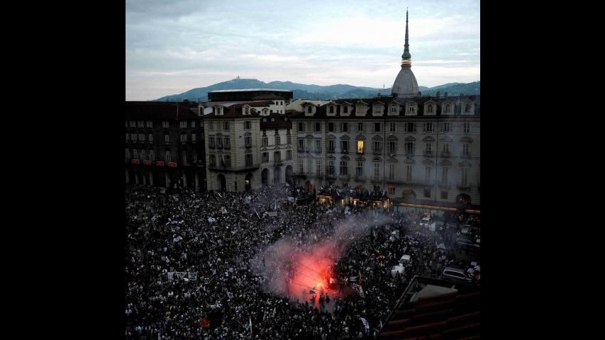A Torino folla oceanica per festeggiare scudetto Juventus